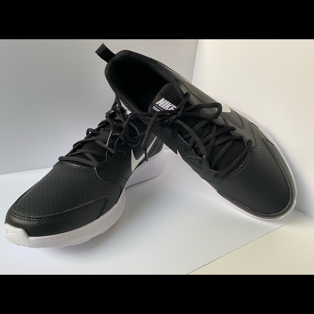 Nike Todos (Running Shoes)